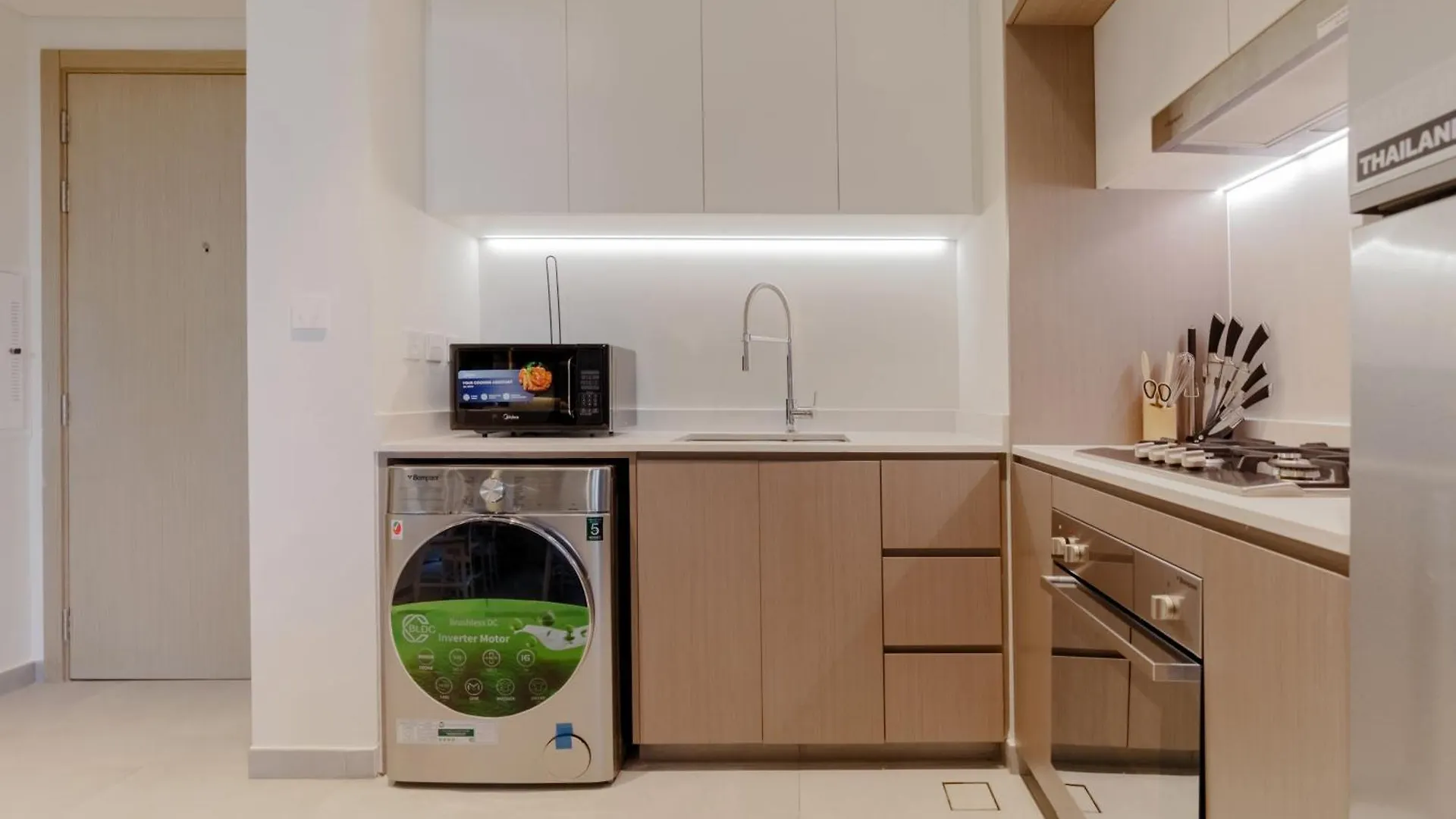 Διαμέρισμα Sahab - Stunning 1Br With Terrace At The Bolivard Σάρτζα